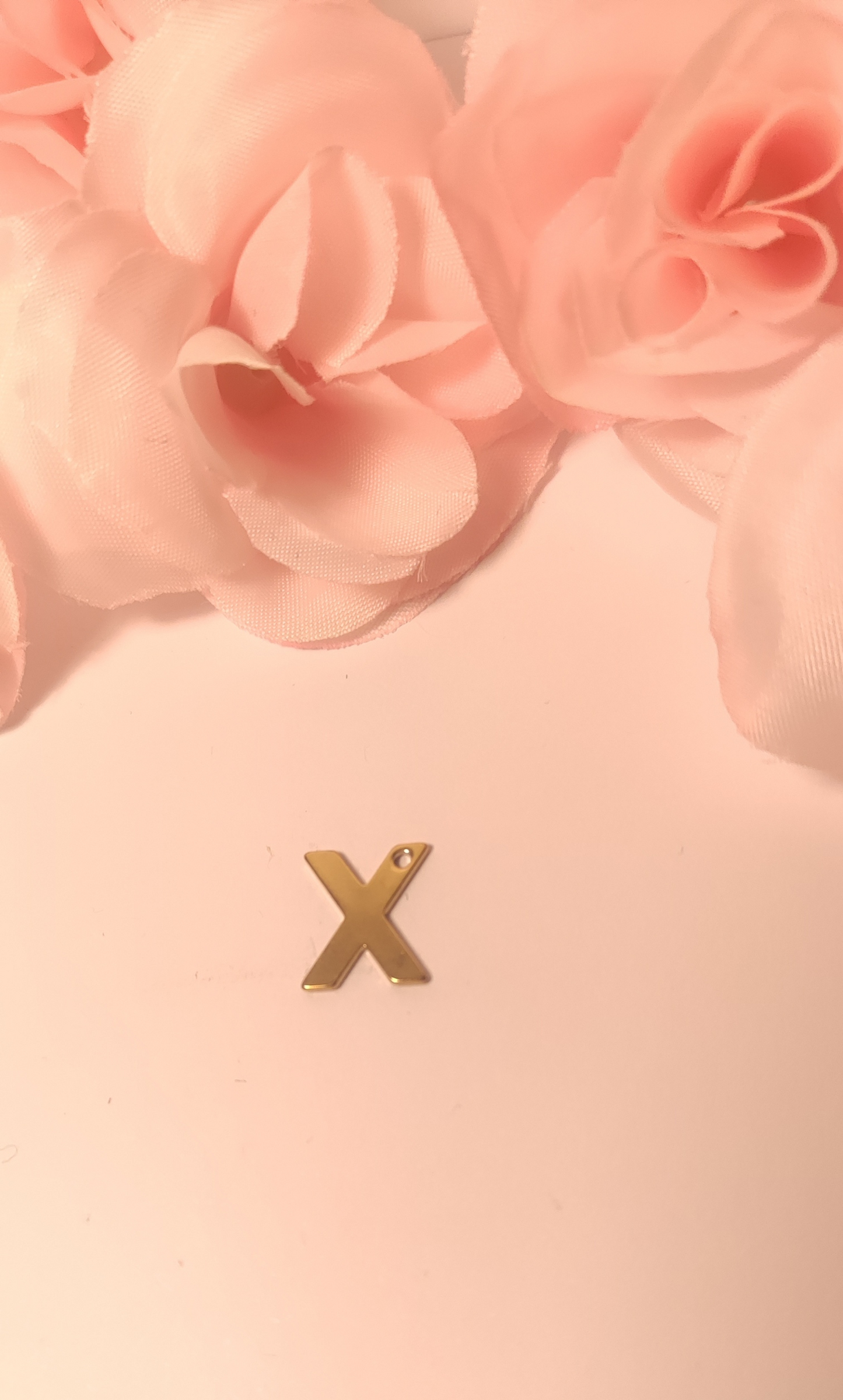 Charms lettre dorée X