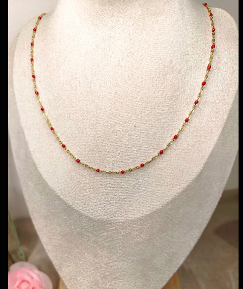 Collier Chaîne Fine Dorée Perles Rouges Personnalisable - Rêve de Rose