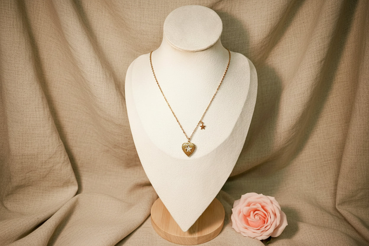 Collier chaîne fine dorée avec une petite étoile et un pendentif cœur - Rêve de Rose