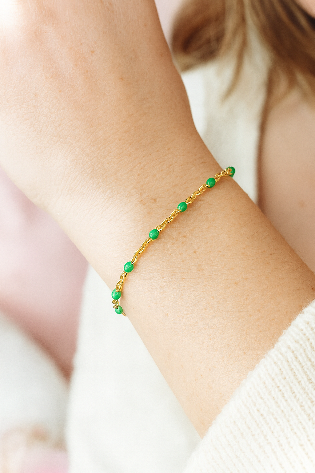 Bracelet Chaîne Fine Torsadée Perles Vertes Personnalisable - Rêve de Rose